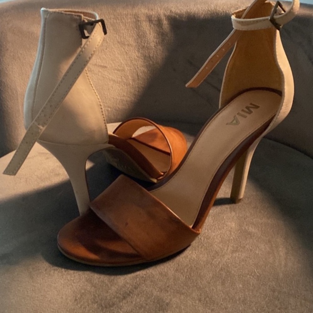 MIA brown tan nude open toe strap heels